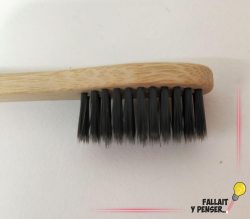 Brosse à dents - noir